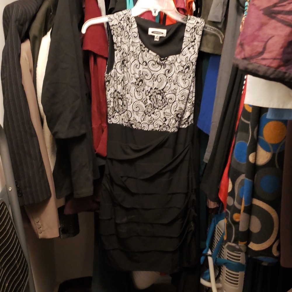 Cute black and white pattern top dress